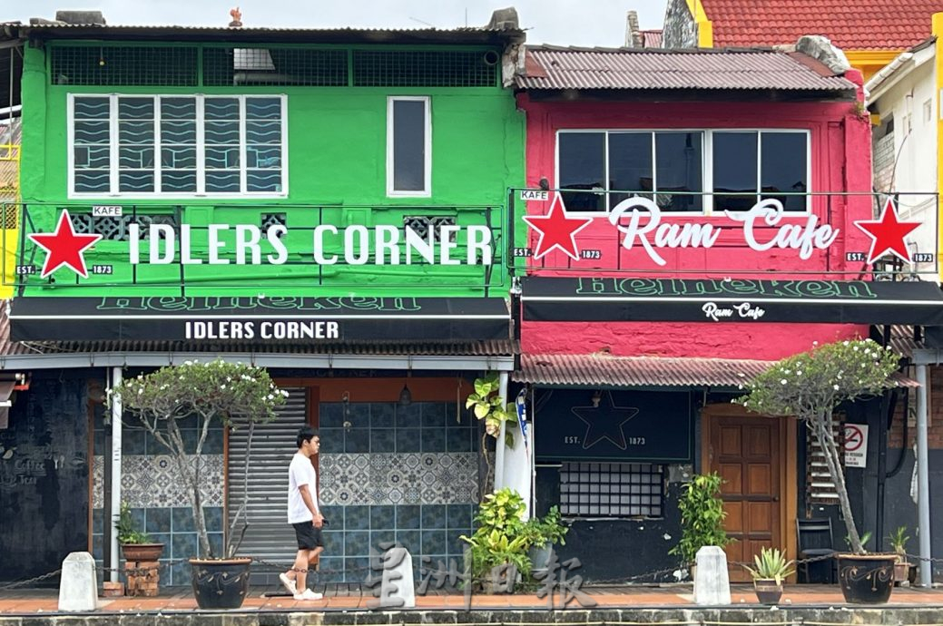 （古城第二版主文）吉灵街河畔老屋换装·热情迎接游客到来