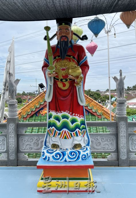 （古城第五版主文）青山侯王庙，一柱擎天大龙柱