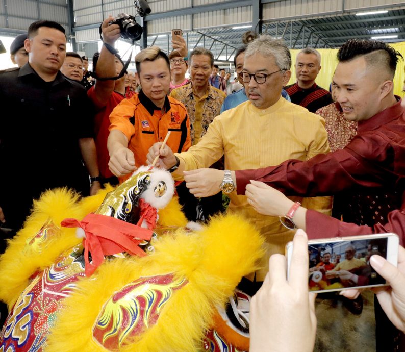 元首卸任 | 把百姓放心上曾流下男儿泪 风雨不改与民同在
