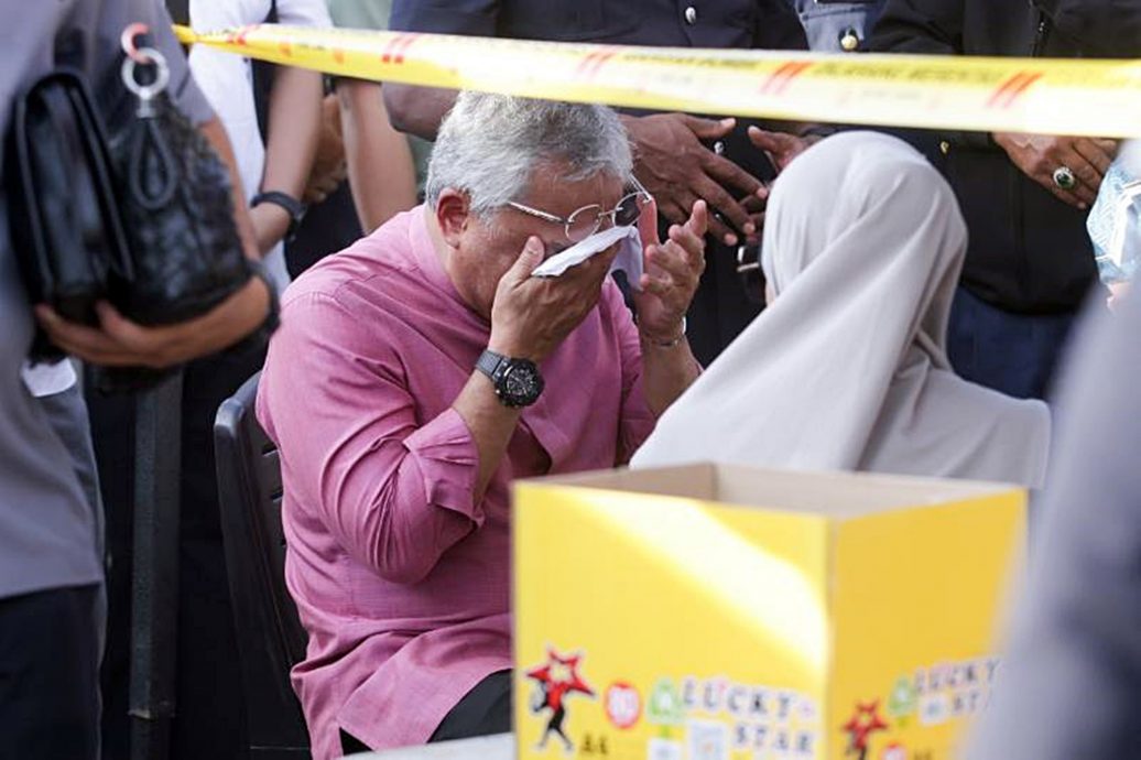 元首卸任 | 把百姓放心上曾流下男儿泪 风雨不改与民同在