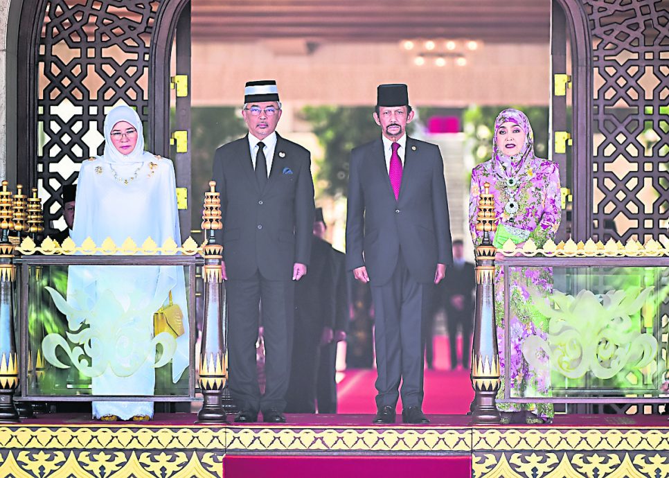 元首卸任 | 把百姓放心上曾流下男儿泪 风雨不改与民同在