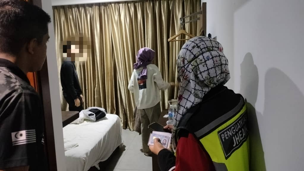 元旦前夕晚幽会 9对不合法穆斯林情侣被抓