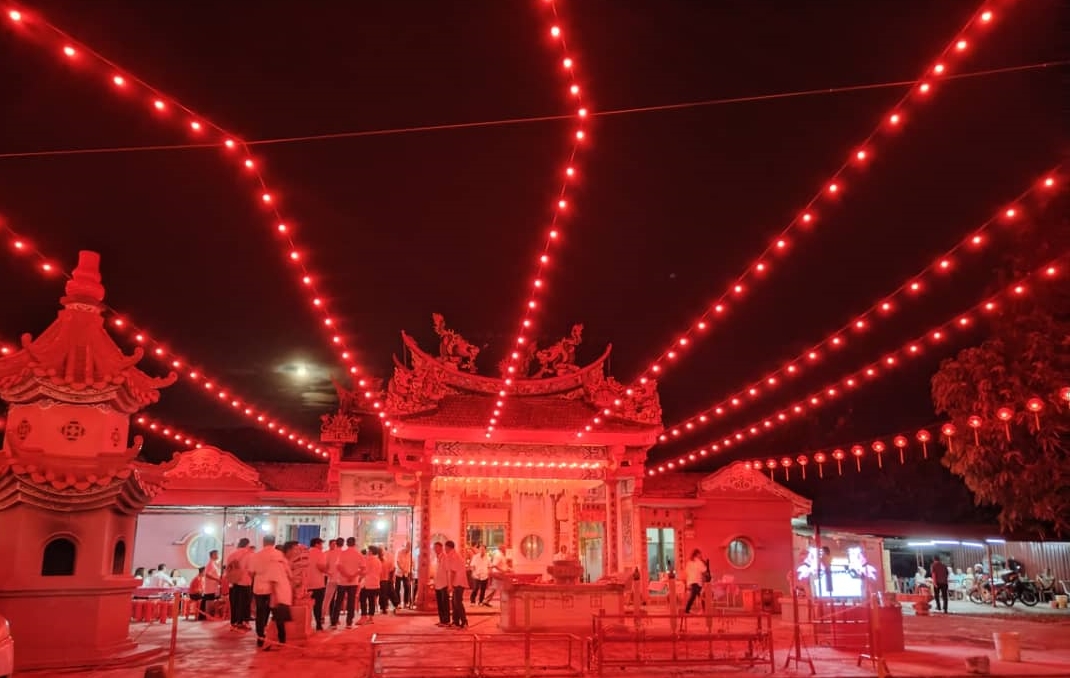 （大北马）北海灵应社新春灯笼及红灯泡亮灯