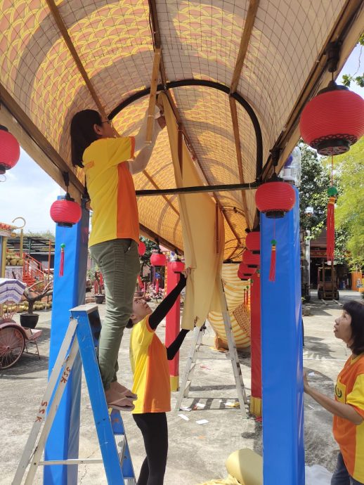 回收品打造百尺祥龙 三圣宫喜迎新春景点