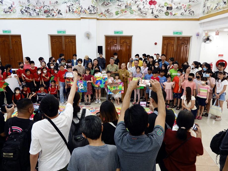 (大都会)东禅寺艺起彩绘巨型年画