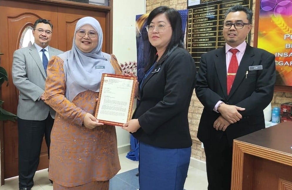 (已签发)柔:柔南华小校长和副校长大调动