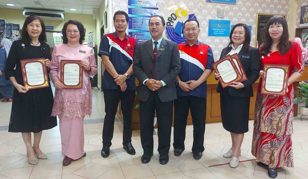 (已签发)柔:柔南华小校长和副校长大调动