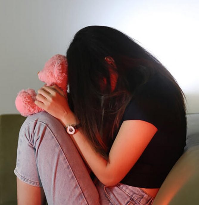 (已签发)柔:狮城二三事:少女住进姑姑家 遭“狼”表哥非礼强吻