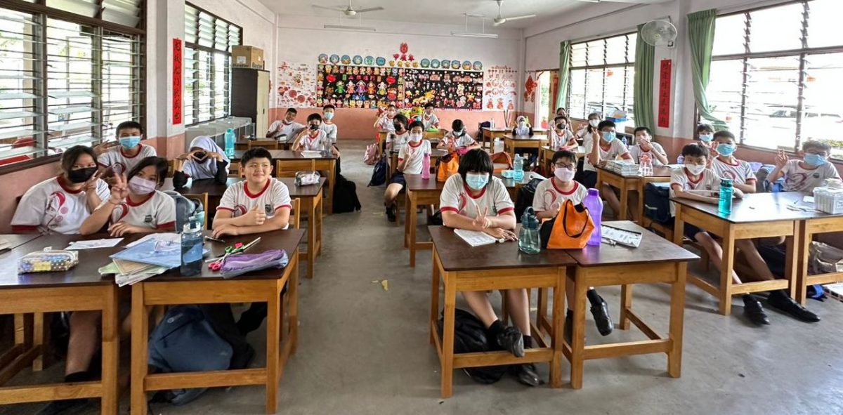 (暖势力)万里茂华小全校师生拍贺岁MV 新年开放校园回校打卡