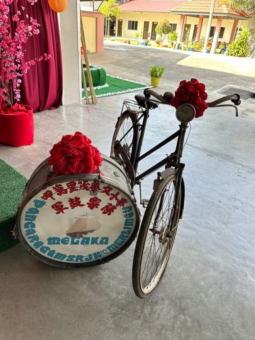 (暖势力)万里茂华小全校师生拍贺岁MV 新年开放校园回校打卡