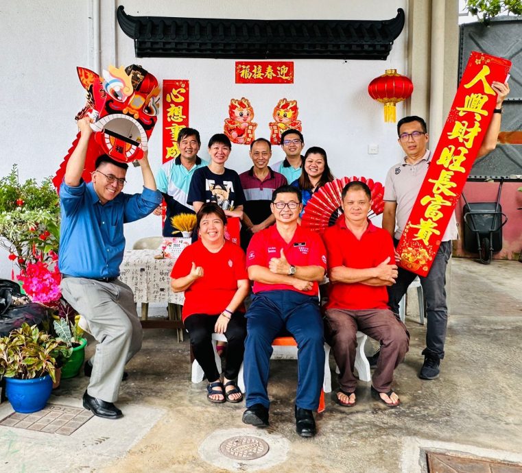 (暖势力)万里茂华小全校师生拍贺岁MV 新年开放校园回校打卡