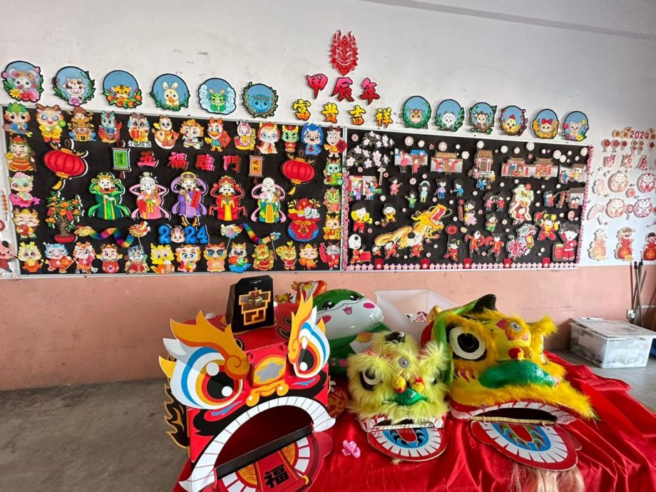 (暖势力)万里茂华小全校师生拍贺岁MV 新年开放校园回校打卡