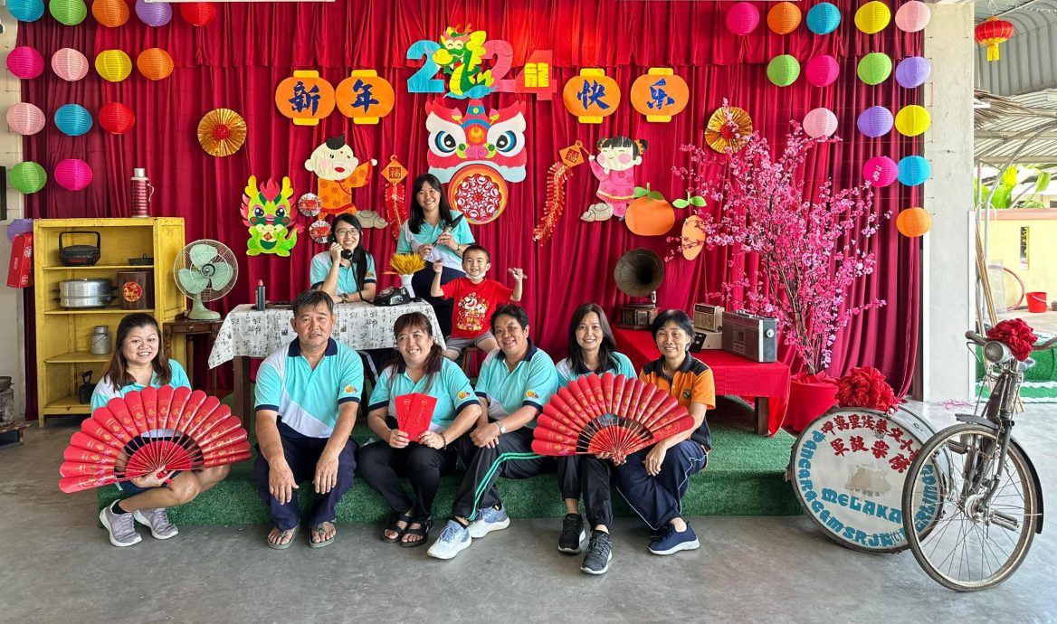 (暖势力)万里茂华小全校师生拍贺岁MV 新年开放校园回校打卡