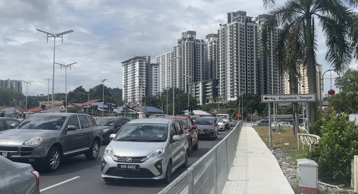 (版2头)大都会/郑成隆记者会