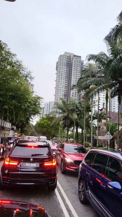 (版2头)大都会/郑成隆记者会