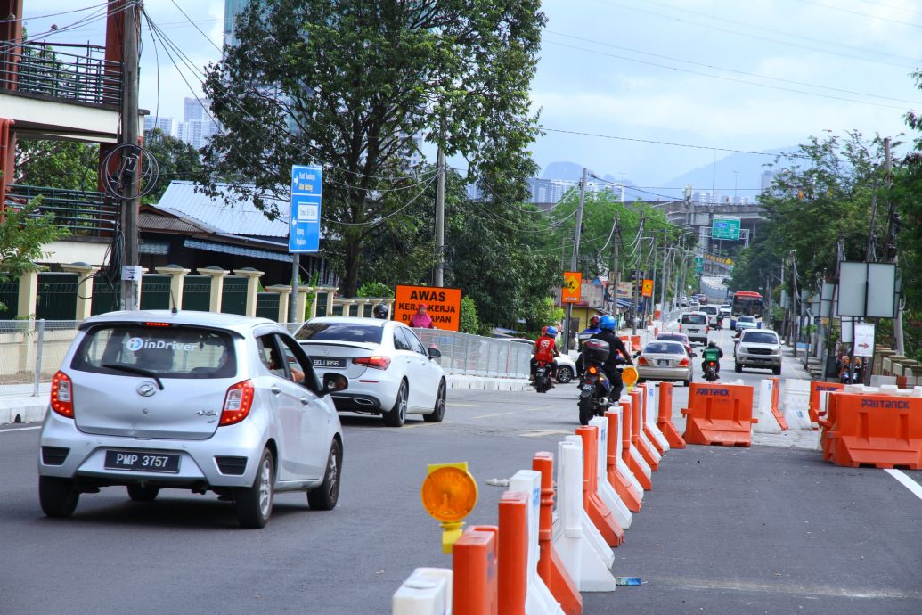 (版2头)大都会/郑成隆记者会