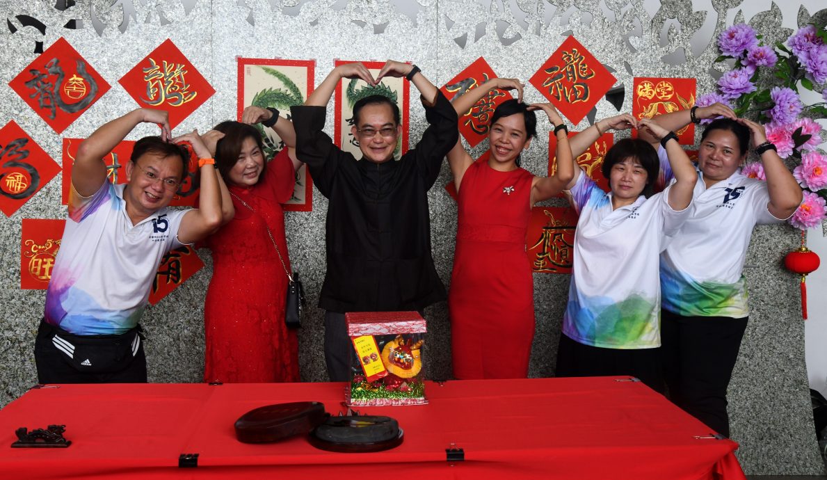 （版头）大都会-深静（哈古乐）华小新春活动