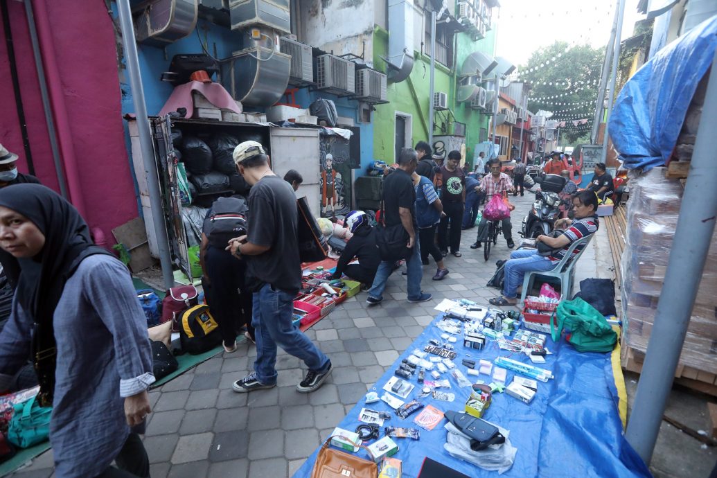 (第3头)大都会/DBKL要求老鼠街小贩7日搬迁/10图