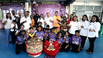 The first Indian lion dance troupe in Malaysia