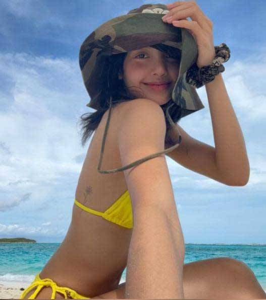 Lisa再现身疯马秀内场被拍 燃爆中国网民怒火