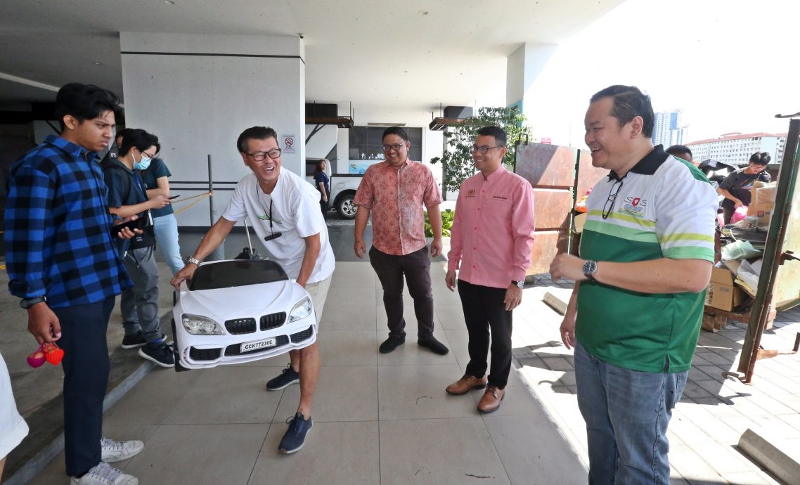 me06-大都会/李健聪出席物物交换市集/4图