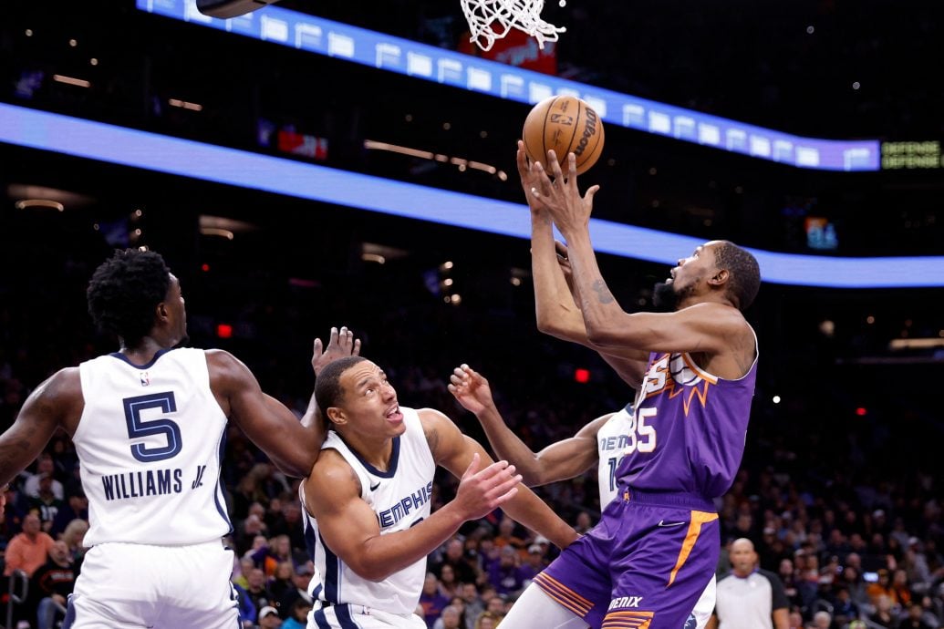 NBA|3分险胜快艇  湖人终结4连败