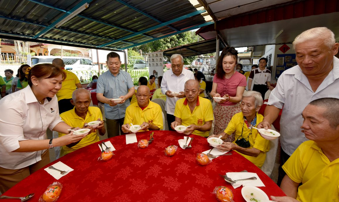 NS主文／“把慈善种子传播出去”金群利基金会偕慈善组织为长者送暖