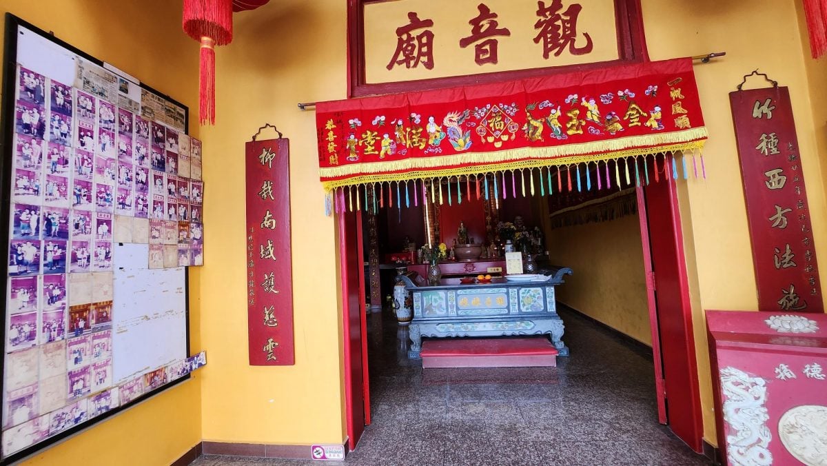 善信慕名来“求子” 亚沙仙四师爷庙人气旺