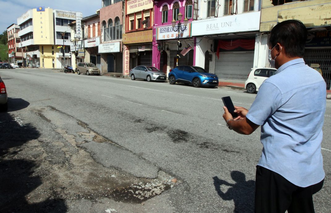 NS芙蓉：电讯公司工程留手尾；庄雪和怒斥：“会挖不会补”