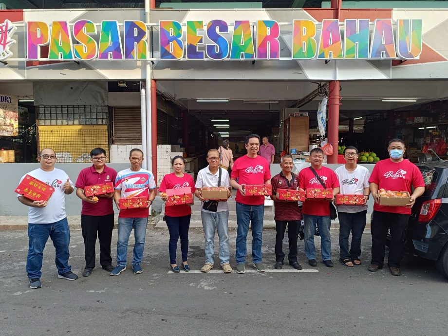 NS马口:张聒翔：到公市及小贩中心派柑是听取民声的很好平台