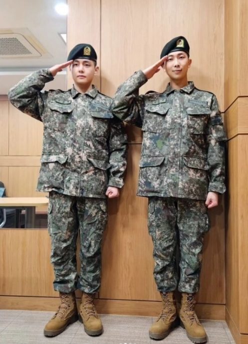 RM与V新兵毕业礼 获颁最精锐训练兵表彰