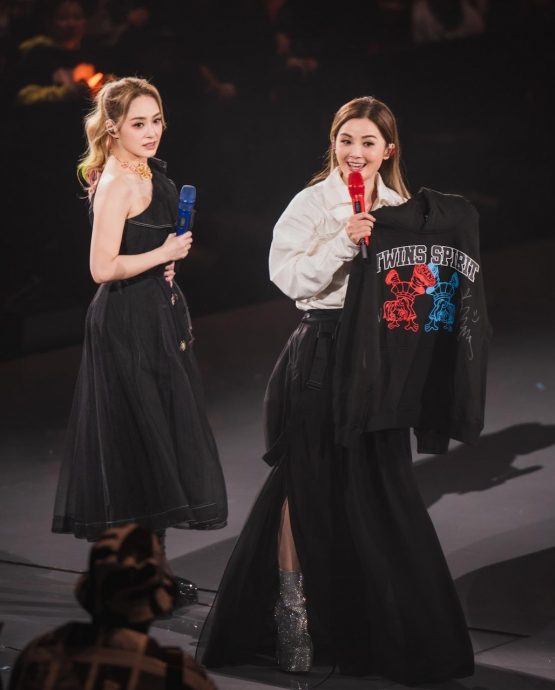 Twins演唱会握手环节 阿Sa遭“狂丝”强吻