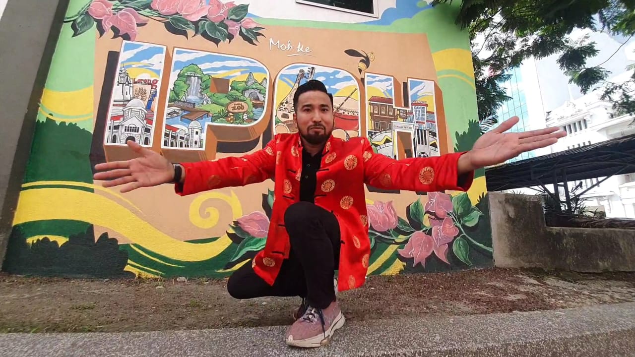 融入年俗国语歌词 混血导演制跨族《大团圆》