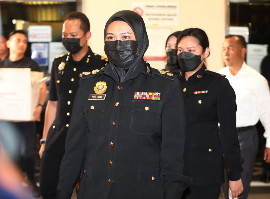 1MDB案第49名控方证人 是反贪会主席太太