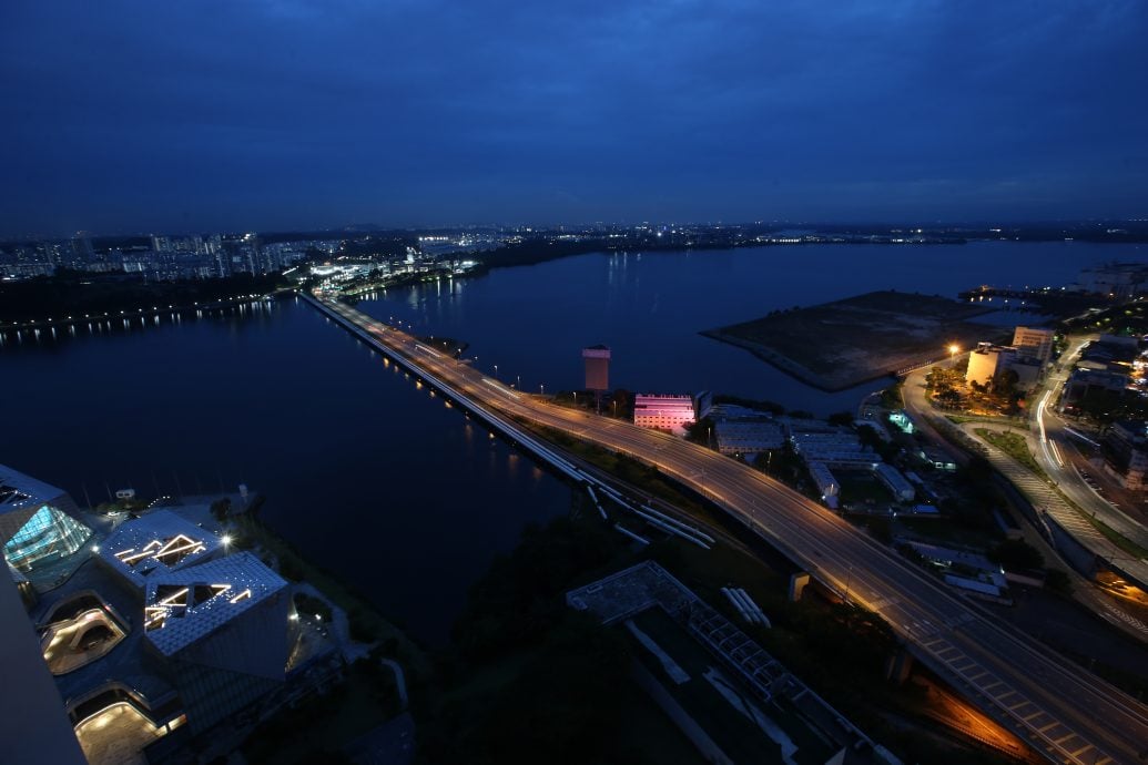 2月5日见报/主文：（RTS──马新陆路交通新篇章；完全篇）：新柔长堤通车百年 两岸一衣带水