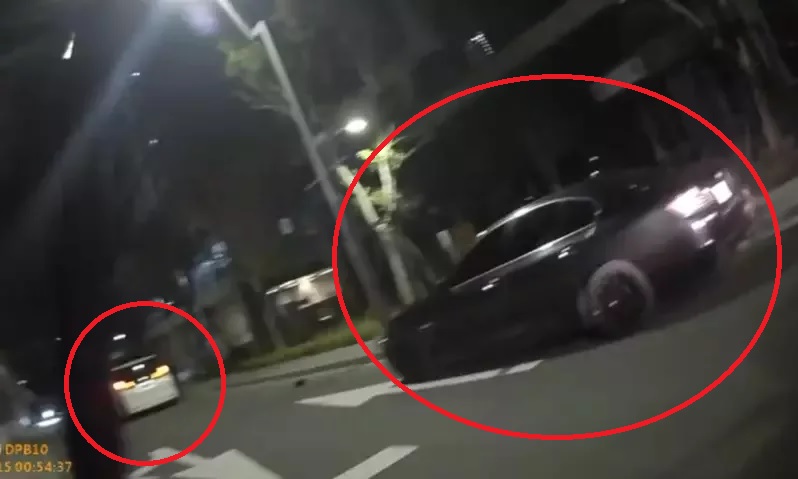 3人持电击棒强押男子 警开12枪救人