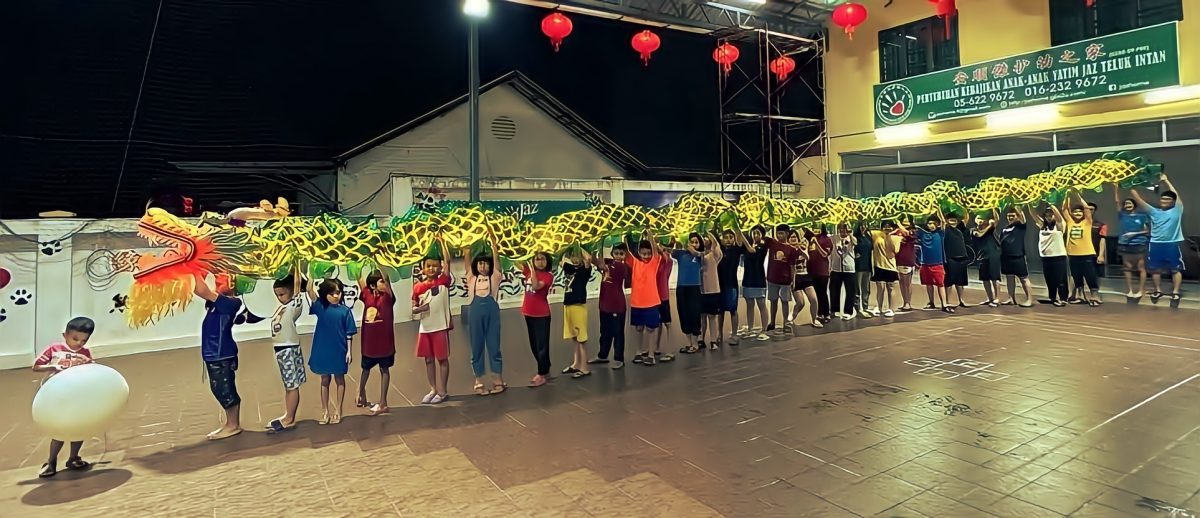 60呎吉祥青龙亮灯 护幼之家欢迎打卡