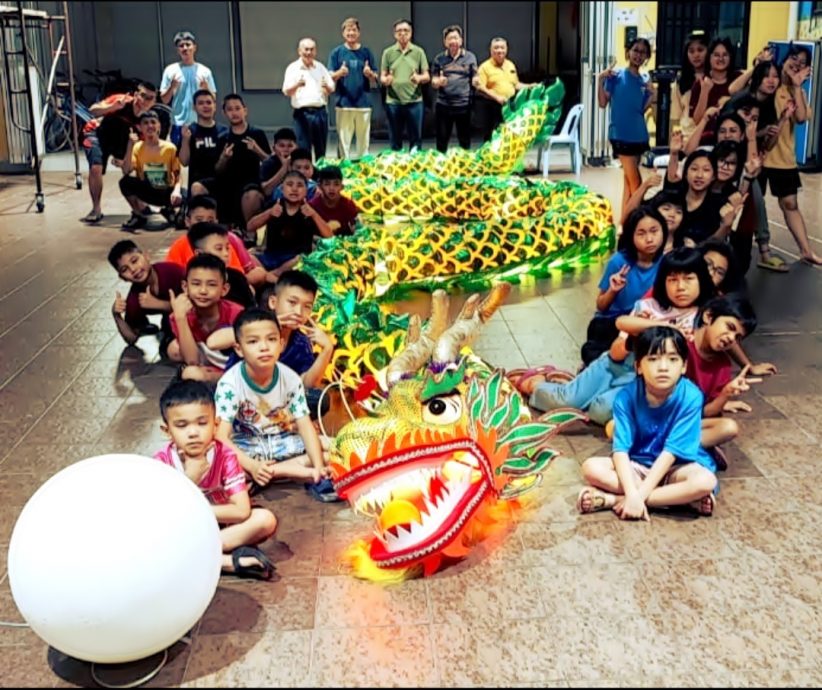 60呎吉祥青龙亮灯 护幼之家欢迎打卡