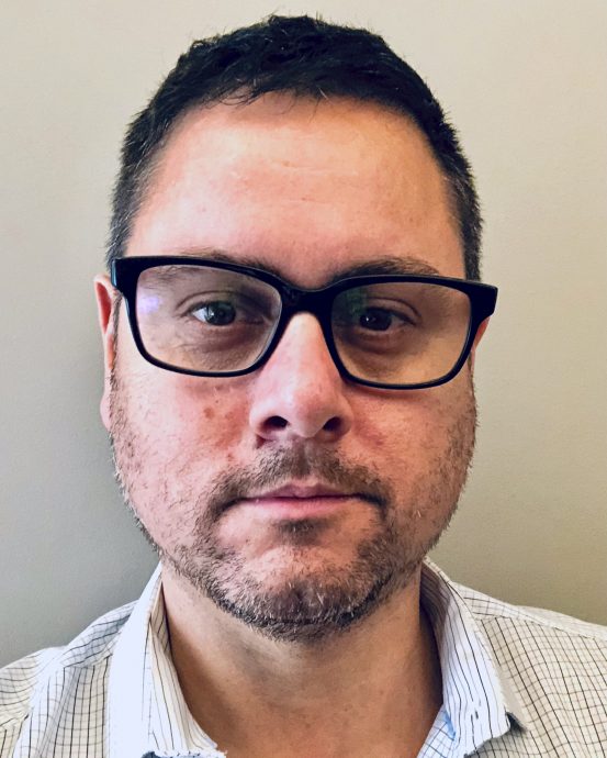 泰莱父亲护女心切 爆殴打狗仔警证实调查中