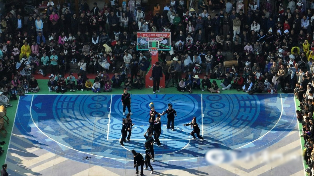 “没有规则就是规则” 贵州苗寨“姑妈篮球赛”欢乐开打