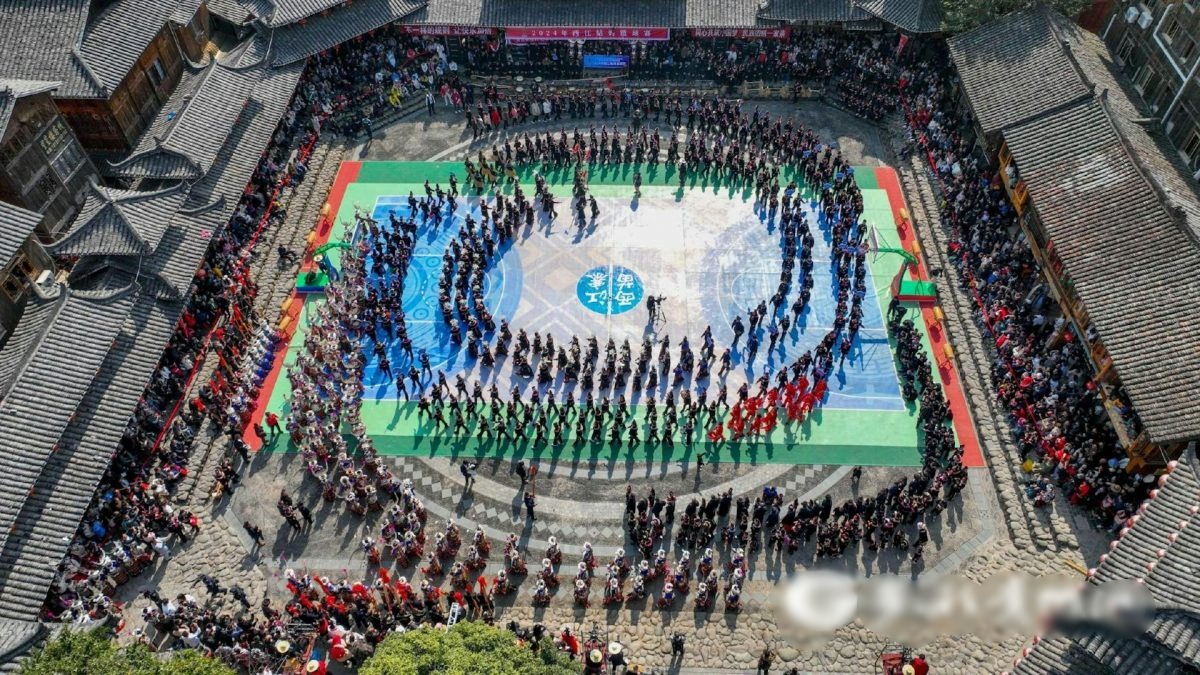 “没有规则就是规则” 贵州苗寨“姑妈篮球赛”欢乐开打