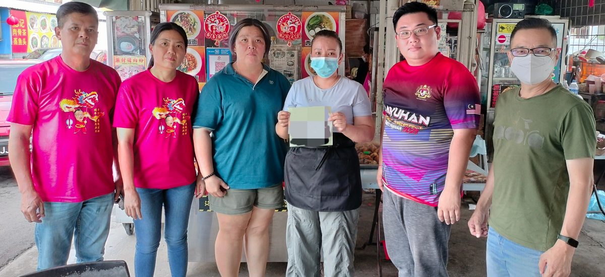 不给钱不肯离开 “官员”到档口“筹款”