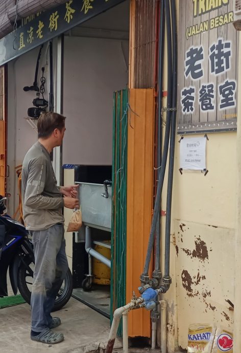 东封面:天气转热冰品热卖