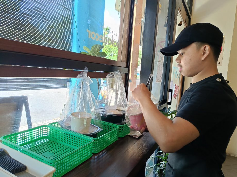 东:关丹区年初二食肆饮食有涨价有维持原价