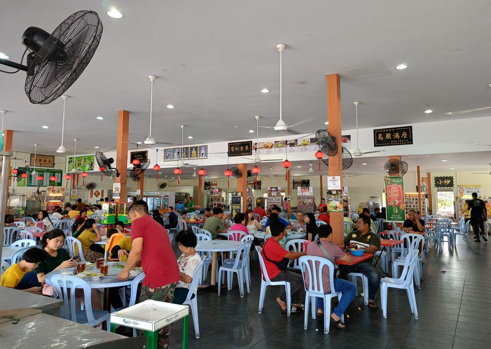 东:关丹区年初二食肆饮食有涨价有维持原价