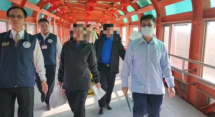 中国快艇事件两生还者返中 中方拒签遣返证书