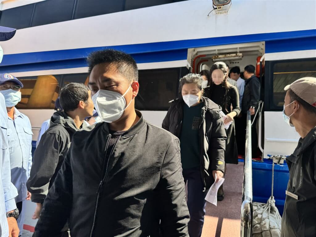 中国快艇案家属要真相 海巡强调非粗暴驱离