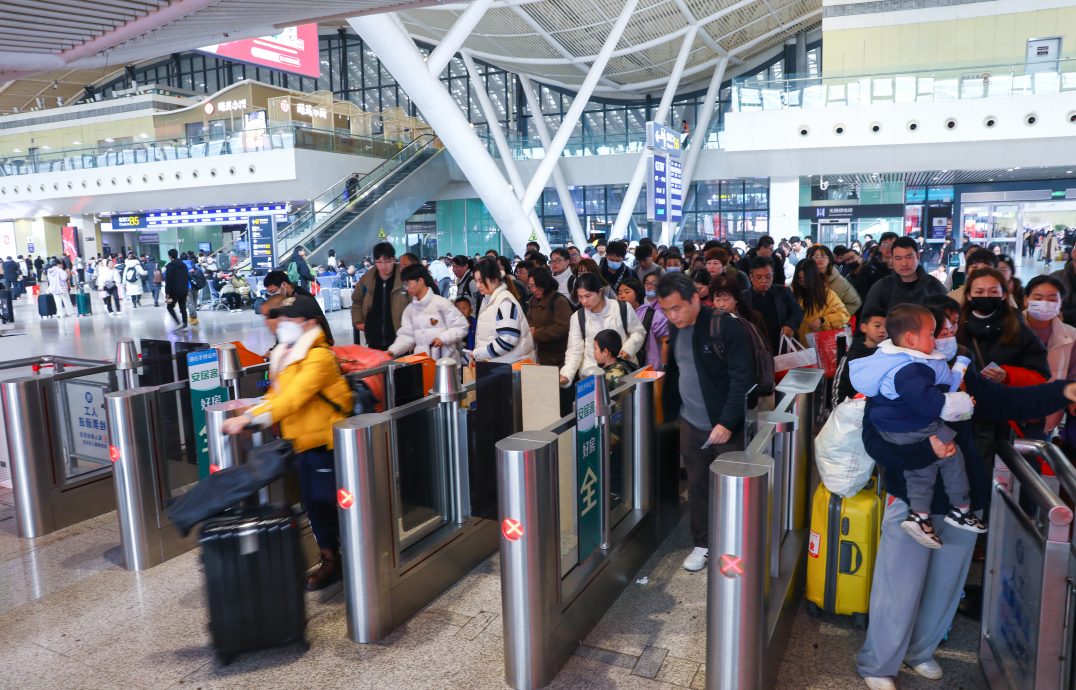 中国春节假期结束 海陆空交通涌现大量人潮