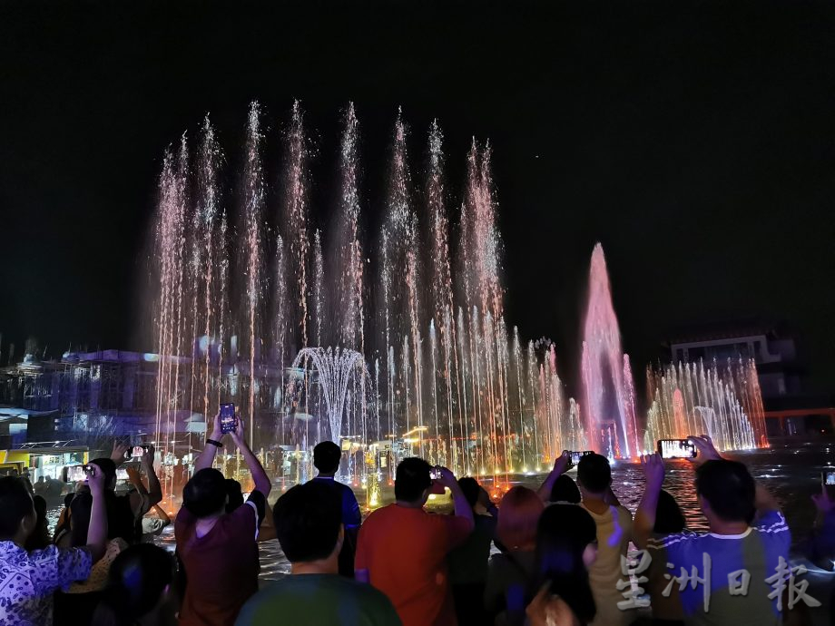 丹斯里林福山:  华团领袖，必须为文化传承