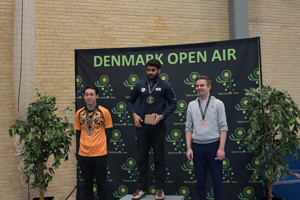 丹麦射击公开赛  黄冠捷男10米气手枪夺银